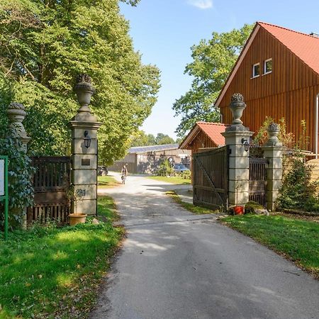 Cozy Holiday Home On A Horse Farm In The L Neburg Heath Eschede エクステリア 写真